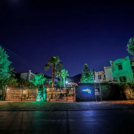 Mira Suites Hotel 3*