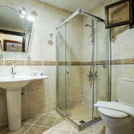 Mira Suites Hotel 3*