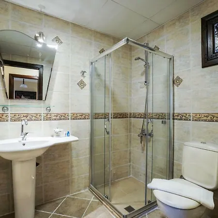 Mira Suites Hotel 3*